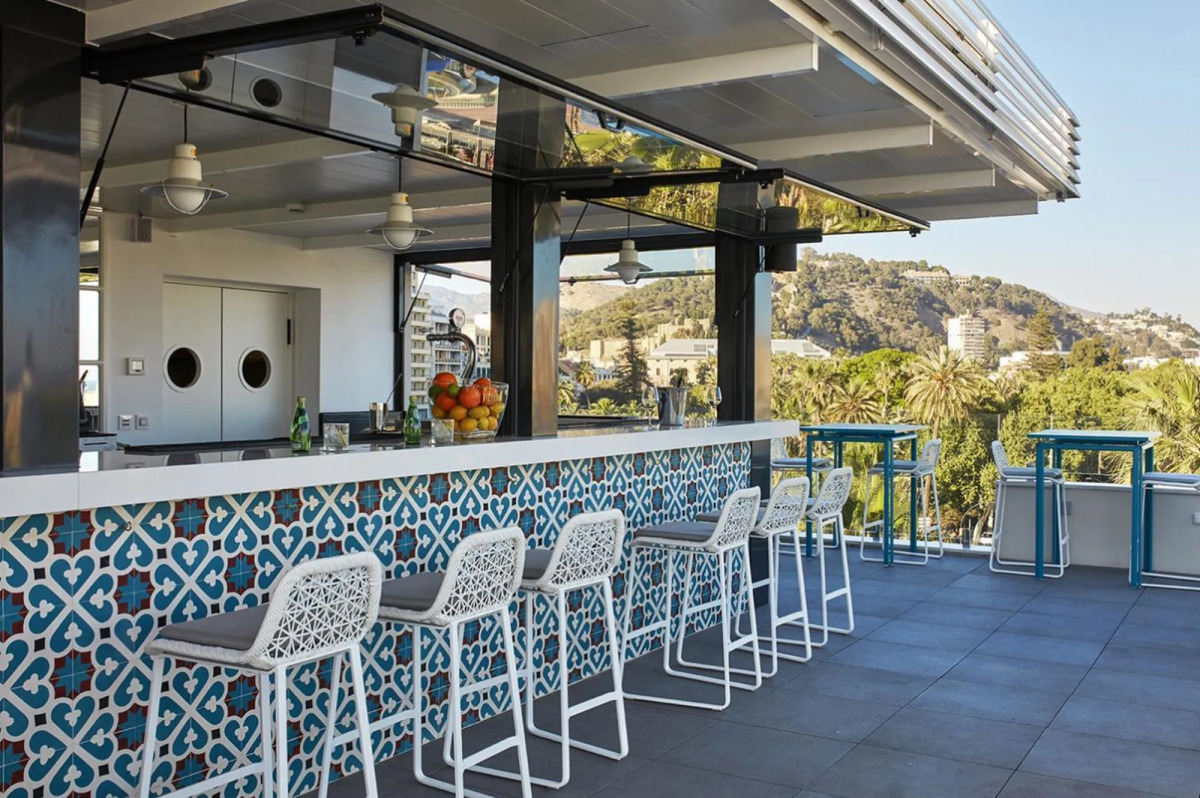 Отель Room Mate Valeria