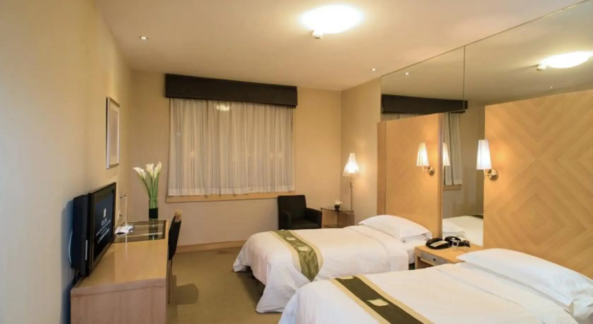 Regal Shanghai East Asia Hotel