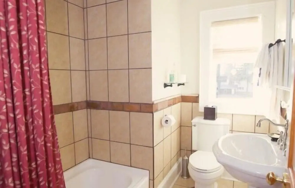 24 East Main Street B&B