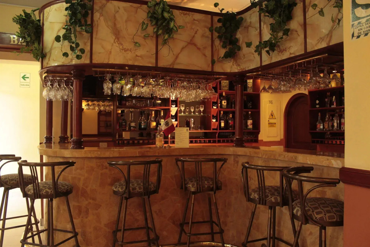 Hotel Manhattan Inn Airport