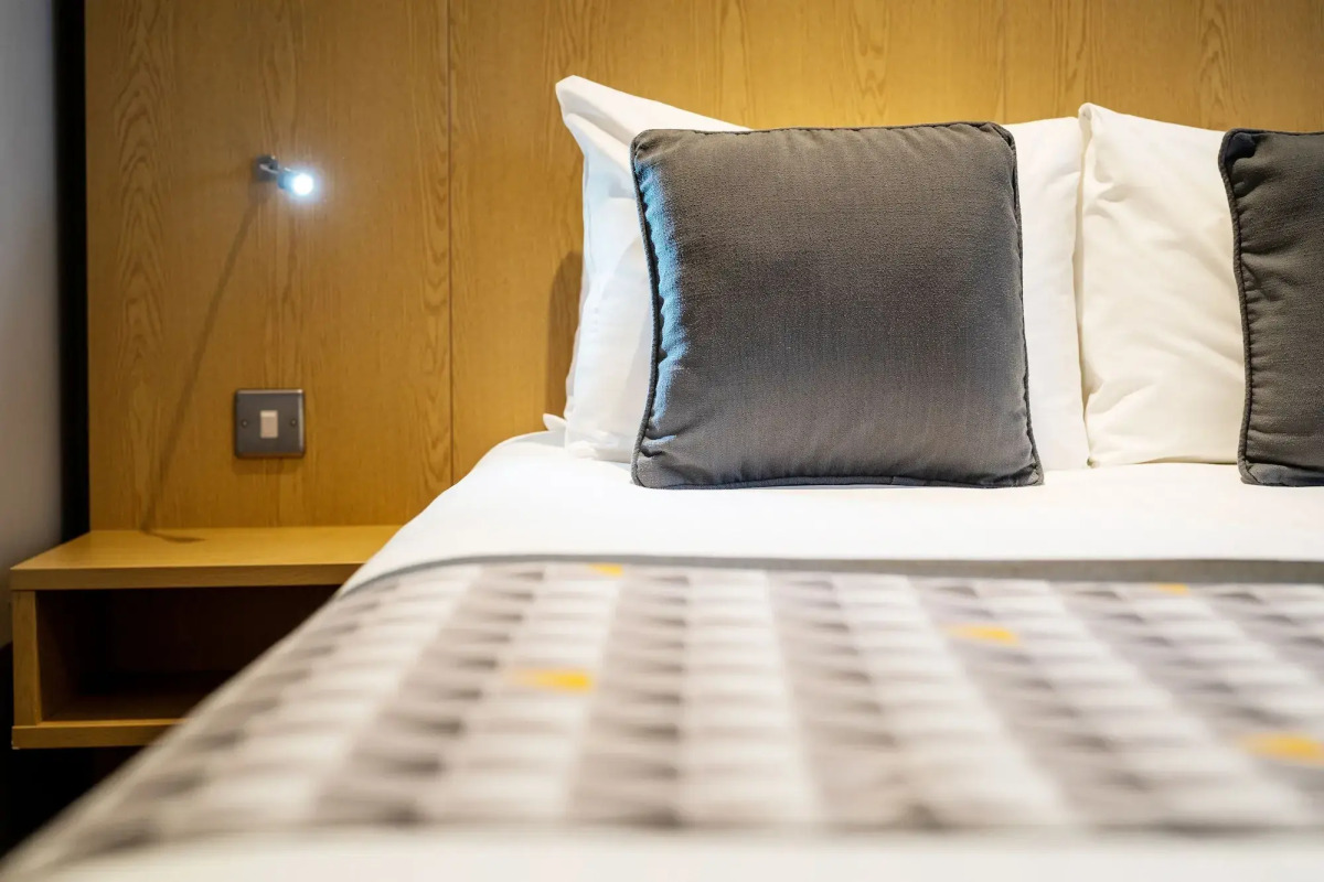 Holiday Inn London - Luton Airport by IHG