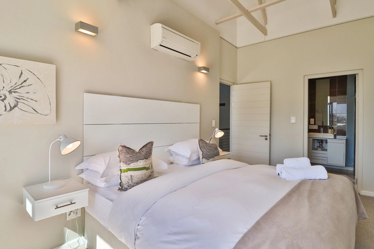 Отель Whale Coast All-Suite-Hotel