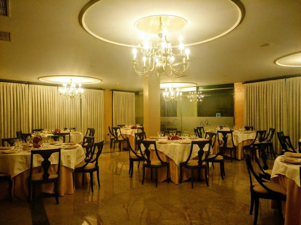 Hotel Ele Puente Romano