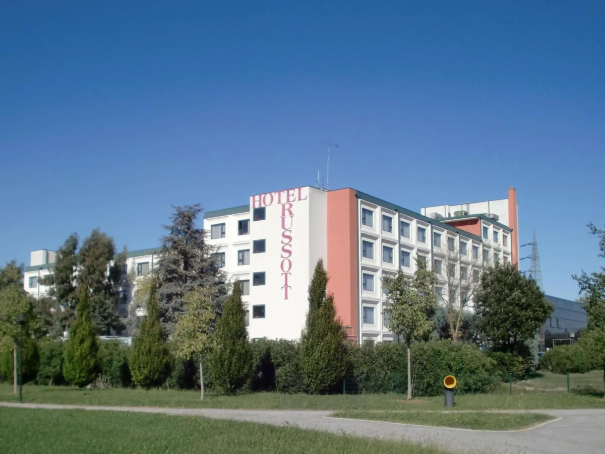 Russott Hotel