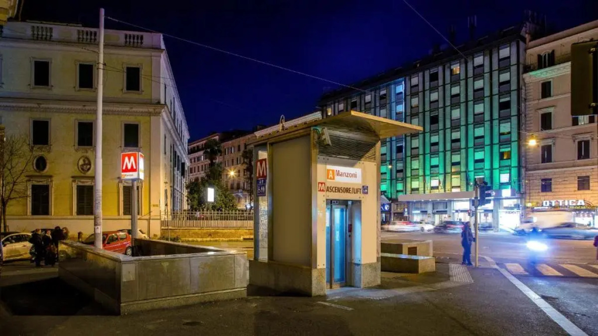 In Roma Vale & Hillary Colosseo