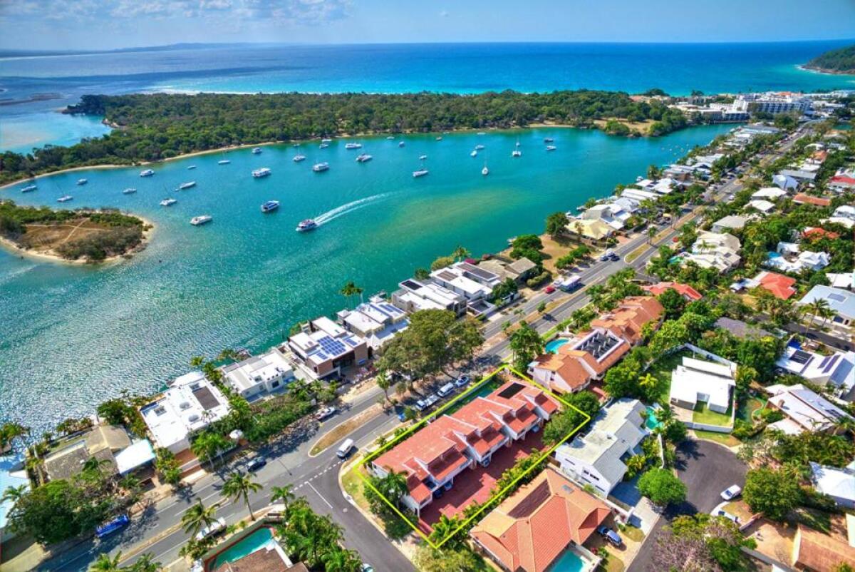 Noosa Parade Holiday Inn