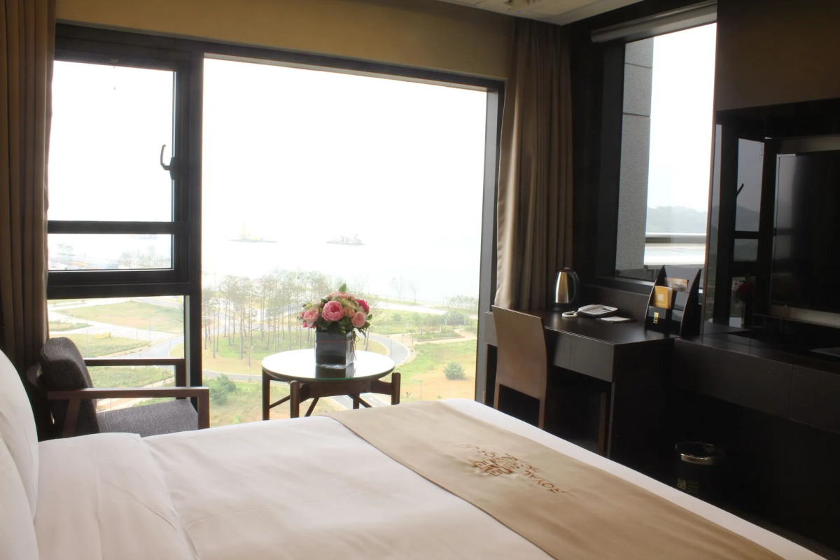 Royal Emporium Incheon Airport Hotel