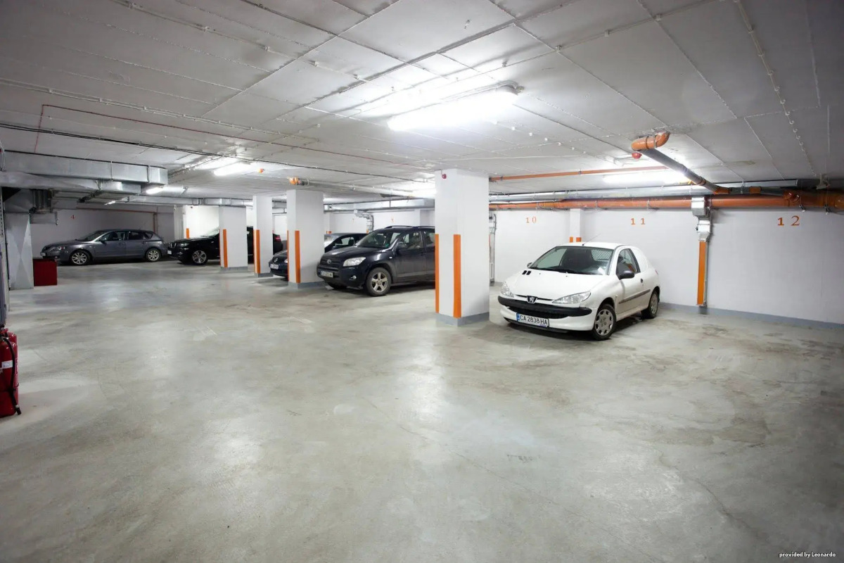 Rosslyn Thracia Hotel