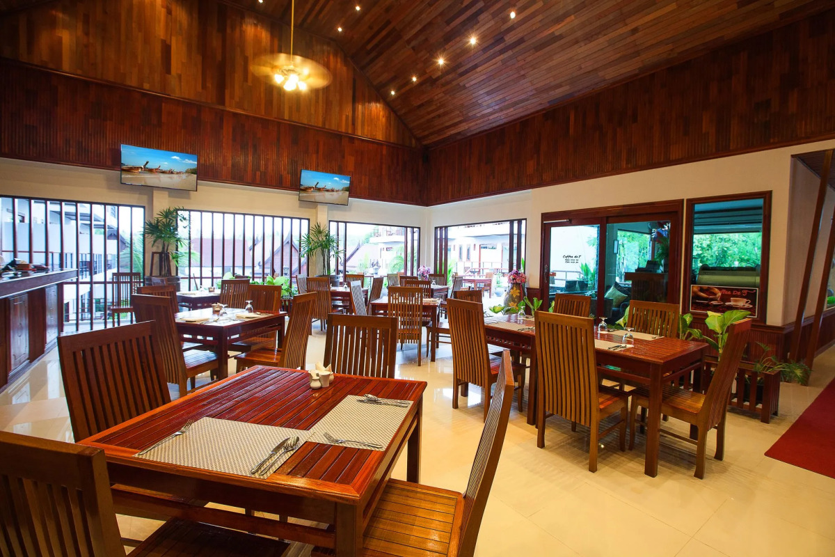Howard Johnson by Wyndham Phuket Naiyang