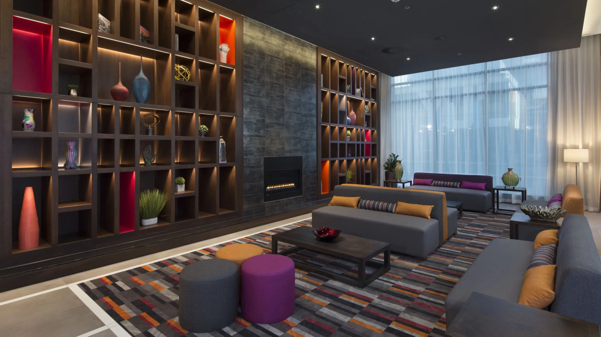 Holiday Inn Hotel & Suites Montreal Centre-ville Ouest by IHG