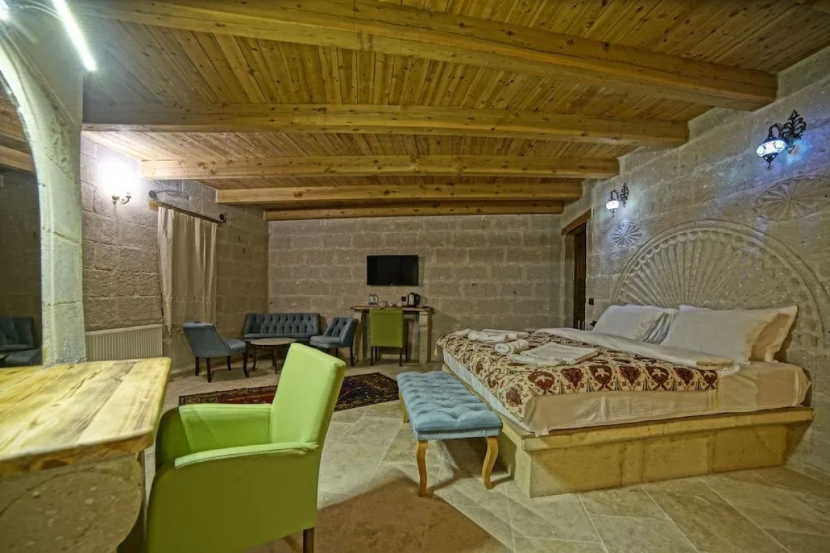 Zeus Cave Suites