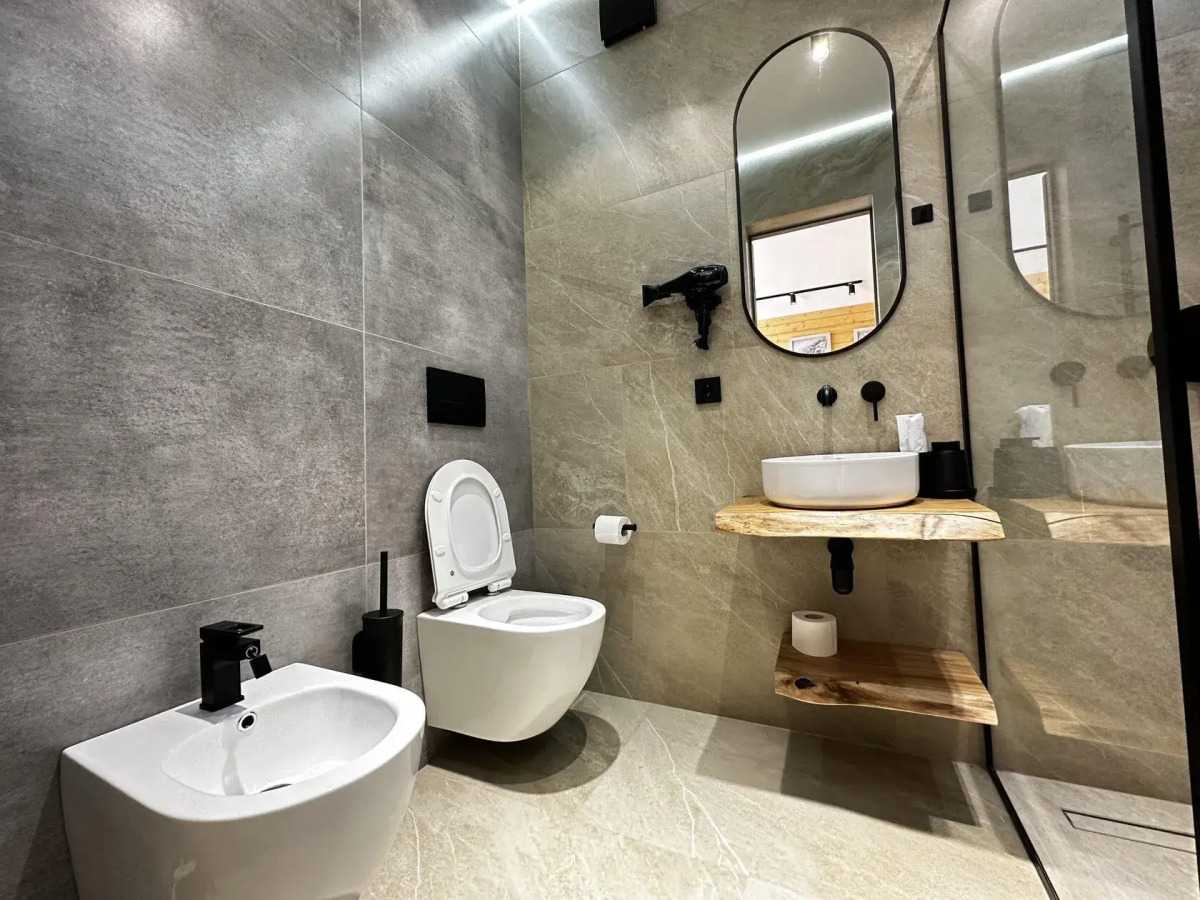 River & House (Ривер Хаус)