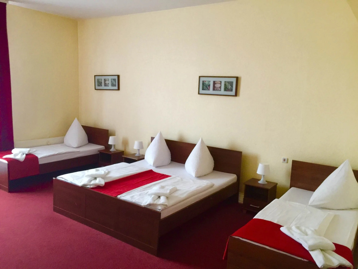 Mikon Eastgate Hotel