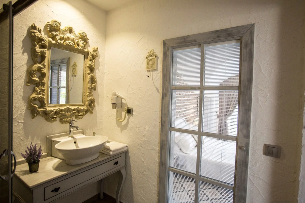 S3 Orange Exclusive Hotel