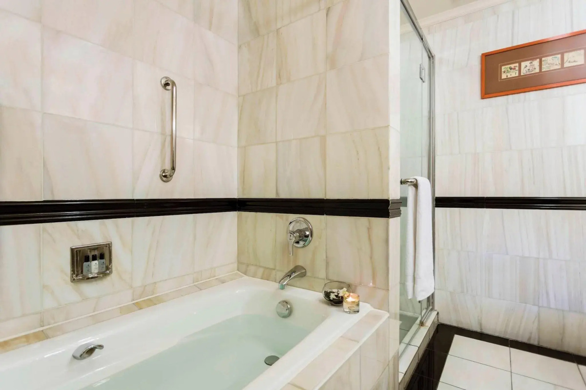 Renaissance Riverside Hotel Saigon