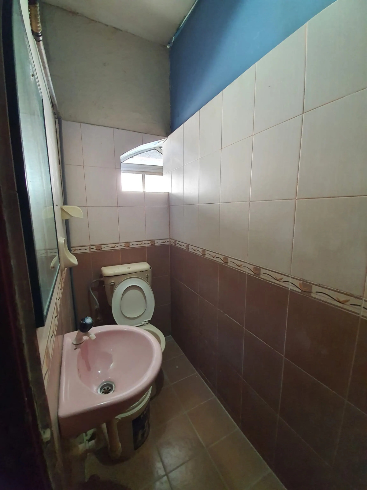 SPOT ON 90137 Casavilla Hotel Pudu