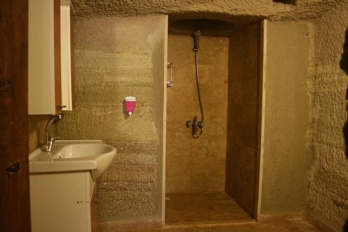 Seven Rock Cave Hotel