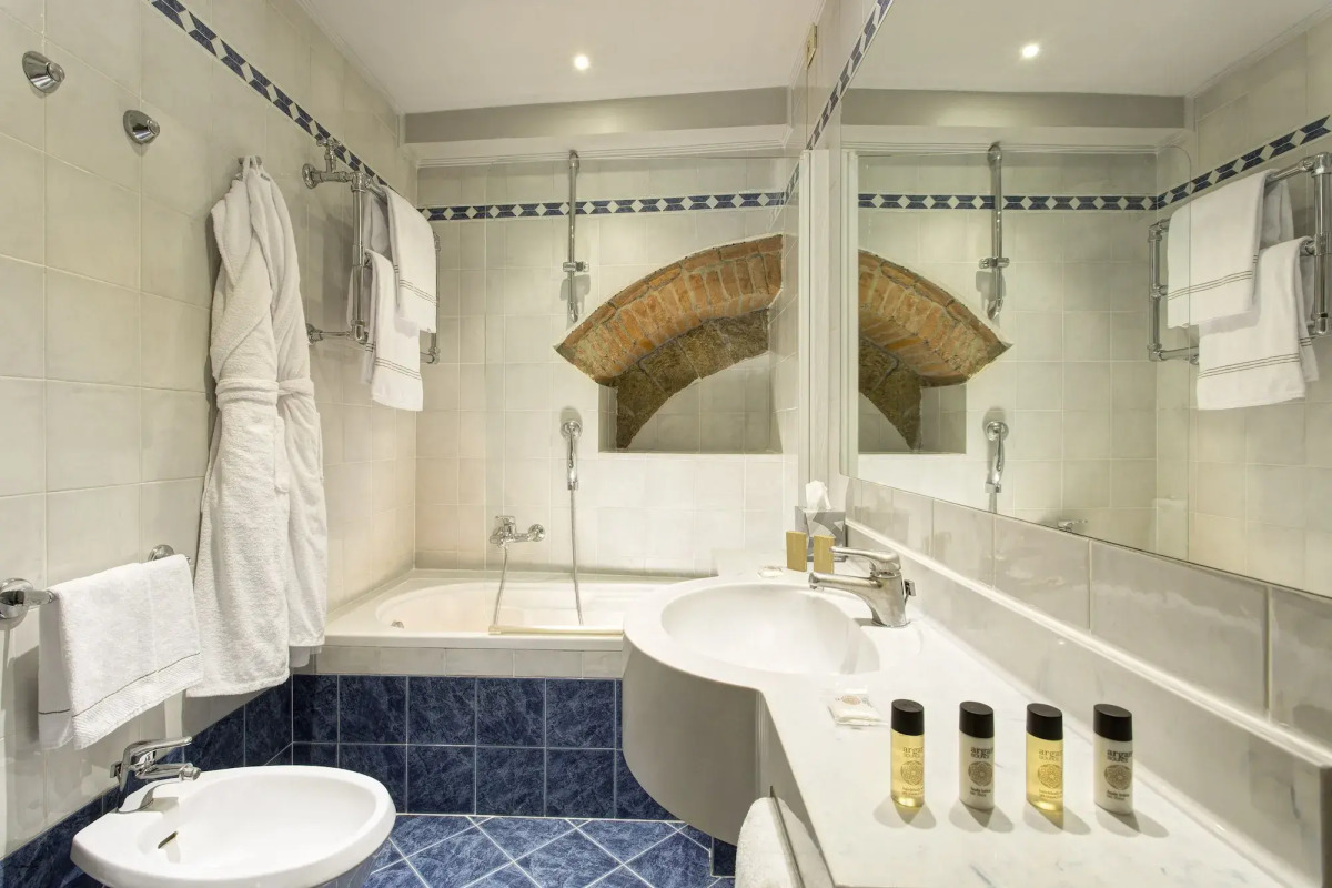 Отель Grand Hotel Cavour