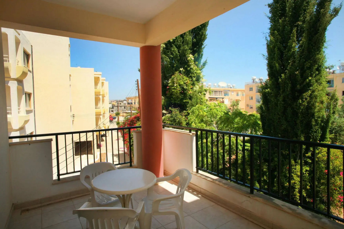 New York Plaza Hotel Apartments