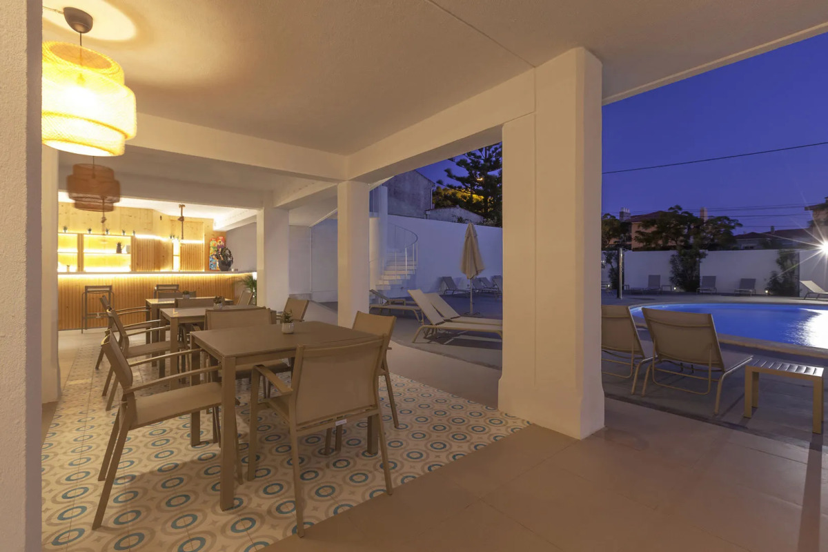 Carcavelos Beach Hotel