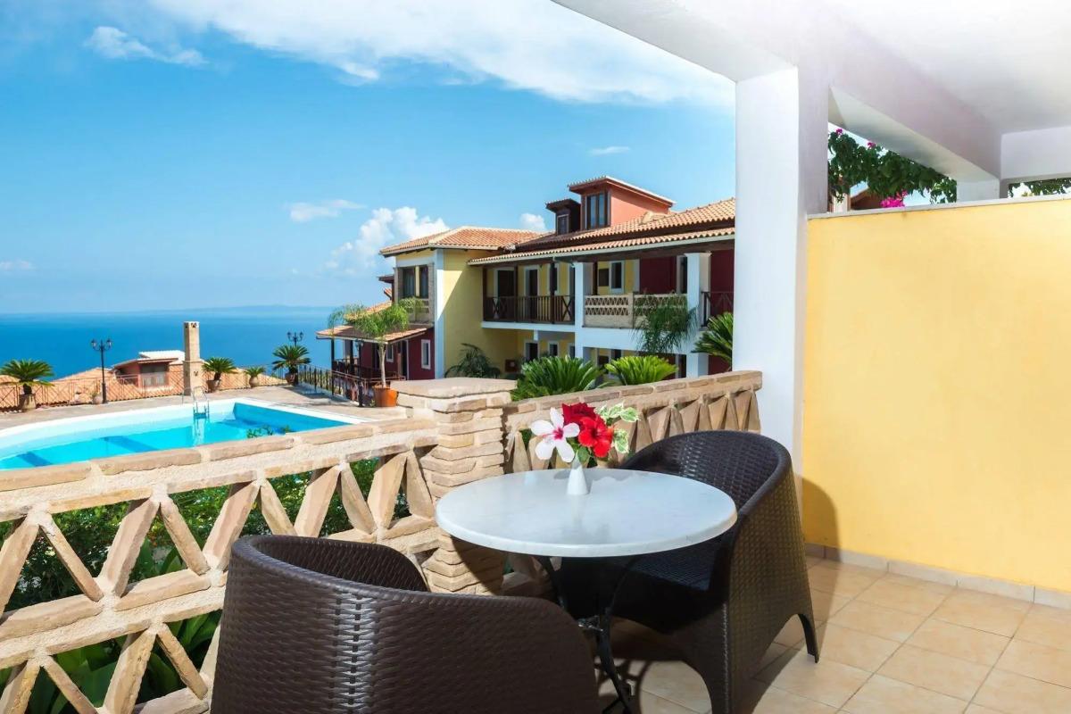 Sea View Village - Studios & Apartments