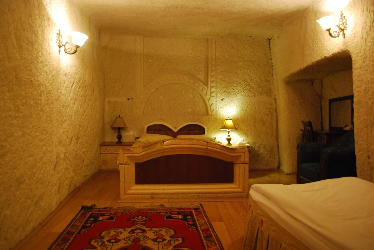 Lalezar Cave Hotel