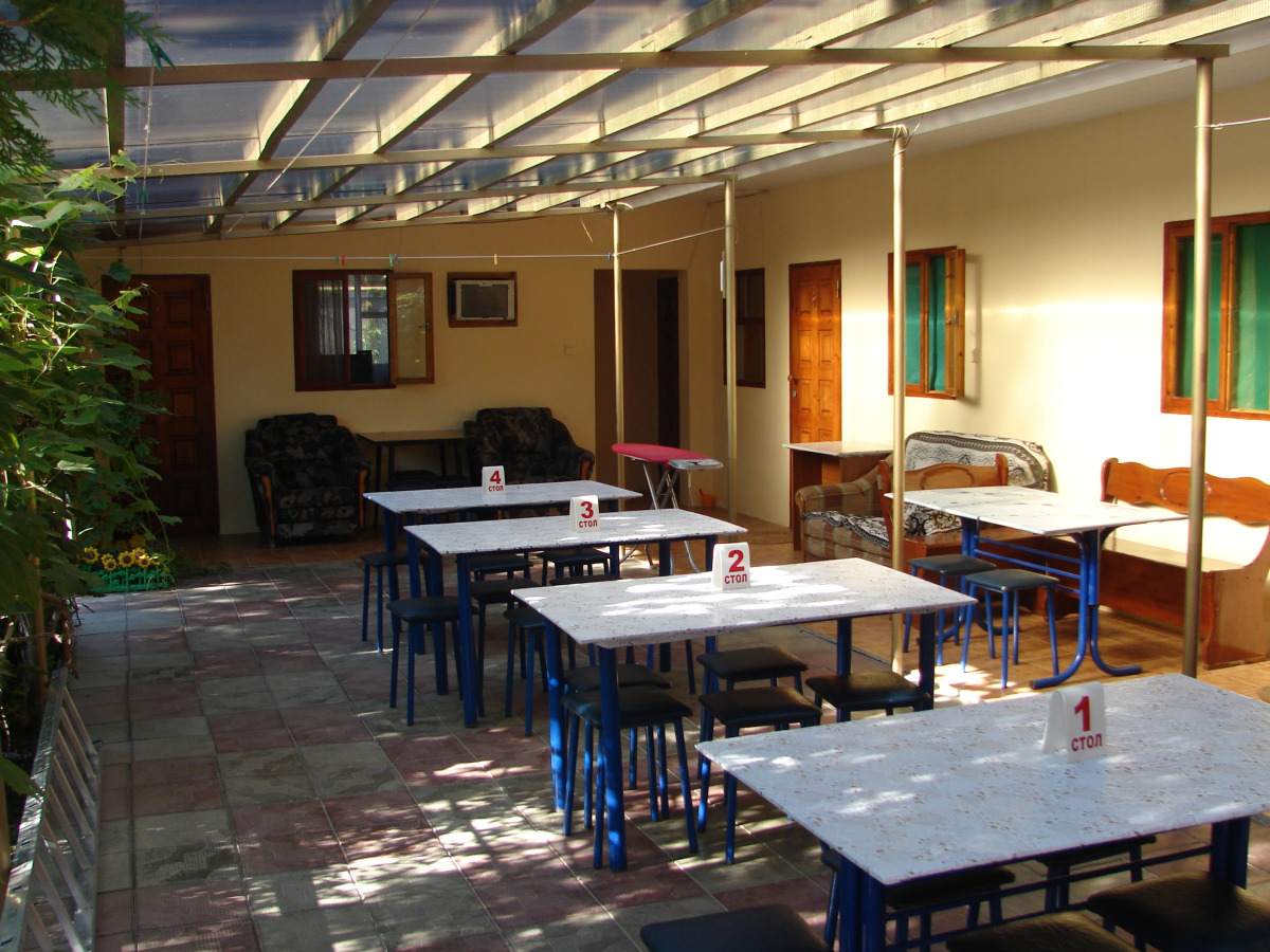 Солнечный дворик