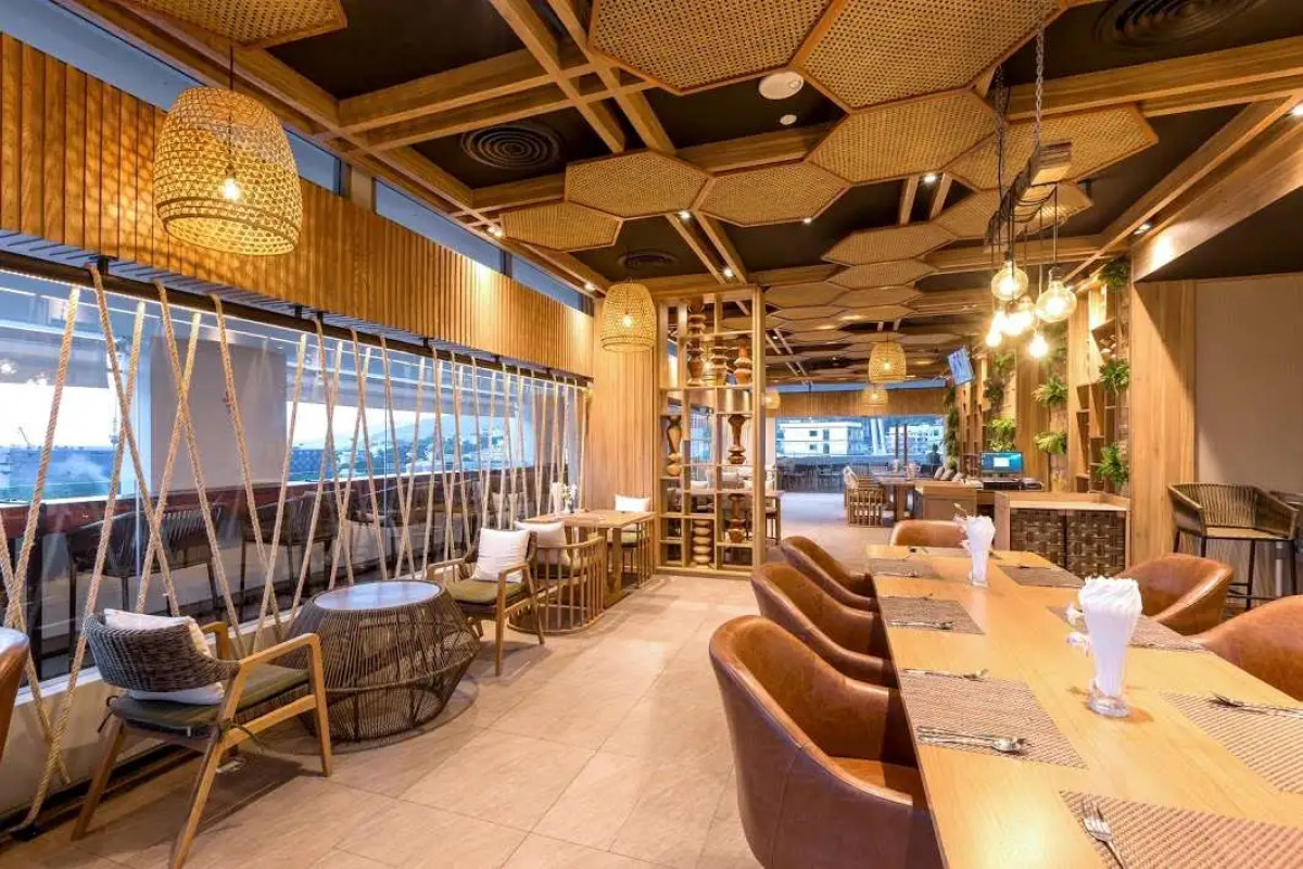 Отель Journeyhub Phuket Patong