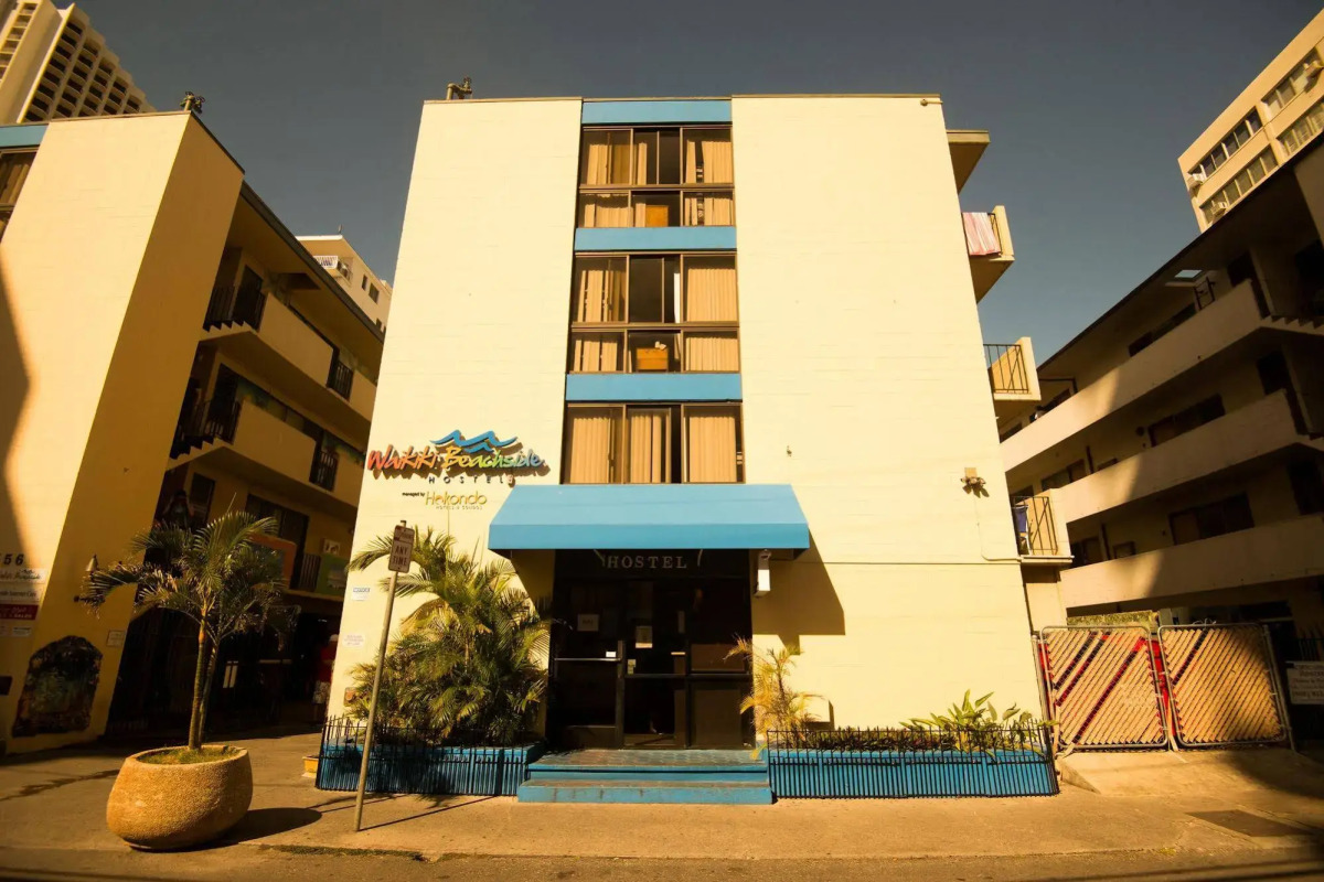 Waikiki Beachside Hostel