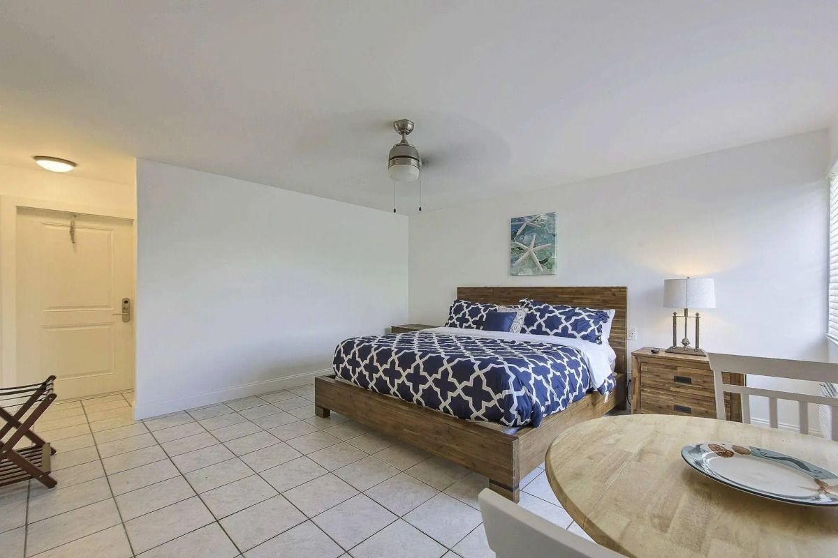 Sea Beach Plaza - Near Jungle Queen Riverboat