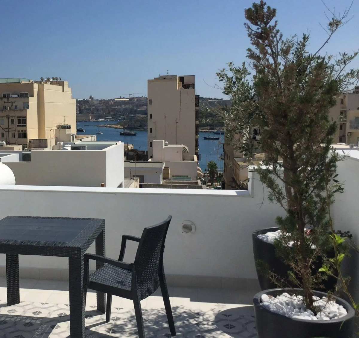 Two Pillows Boutique Hostel