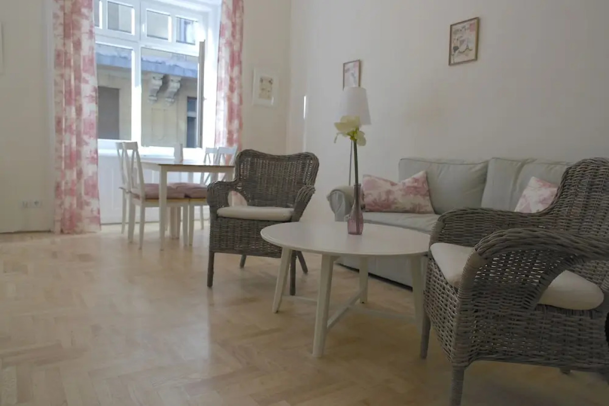 Hi5 Apartments - Parliament