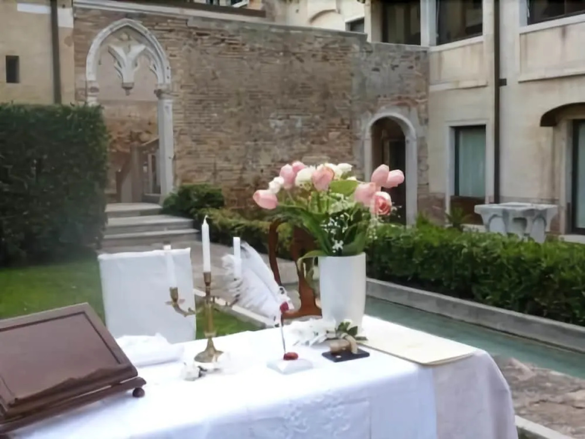 Palazzo Contarini Della Porta Di Ferro