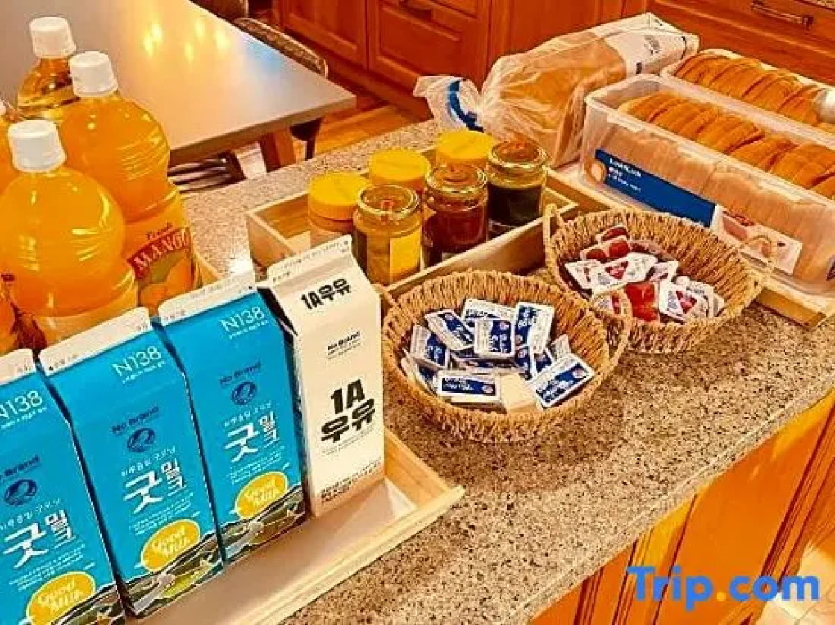 OYO Hostel Myeongdong 5