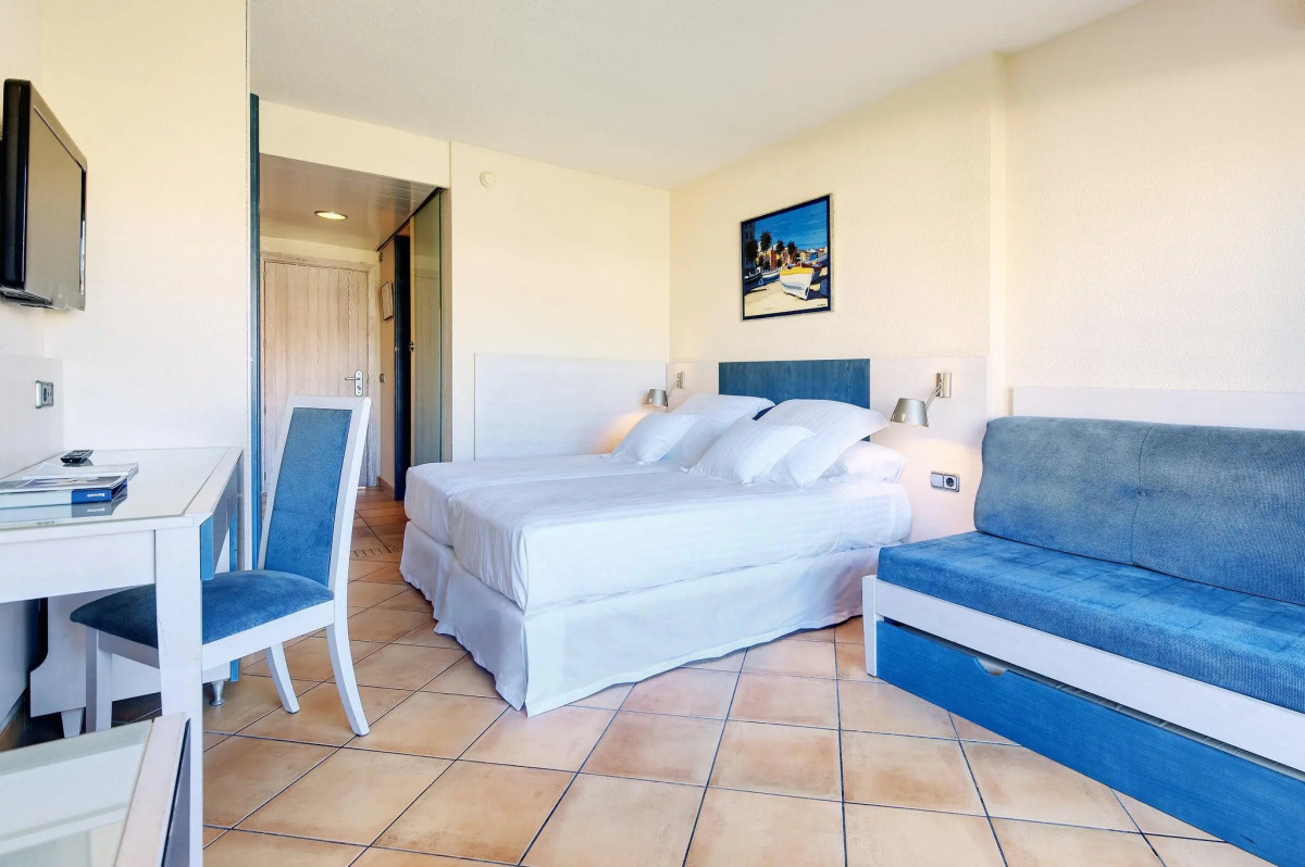 Occidental Cala Vinas