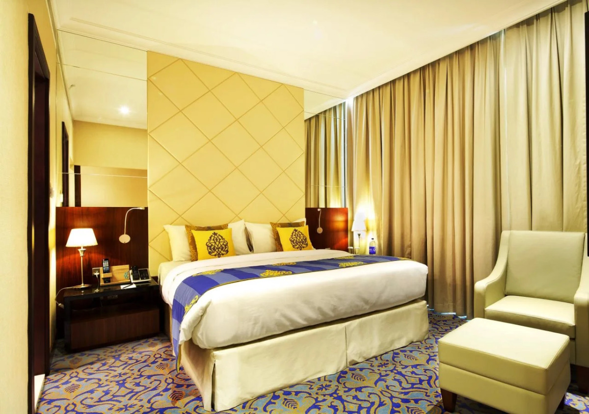 Raviz Center Point Hotel