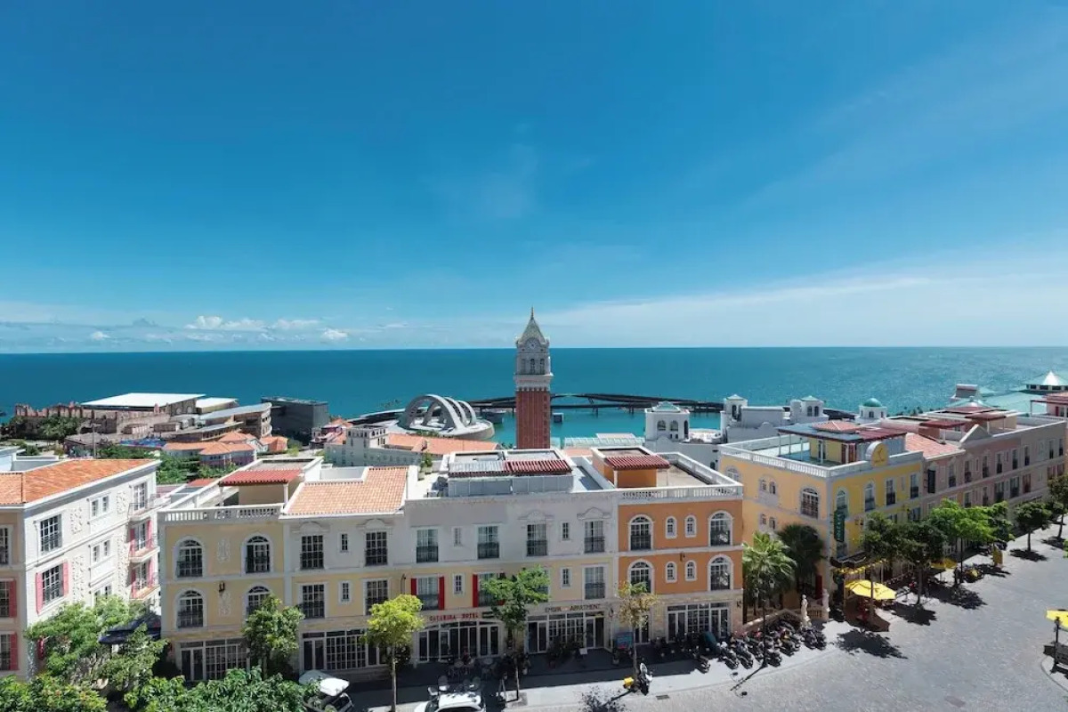 Capella Apartment Fireworks & Ocean View