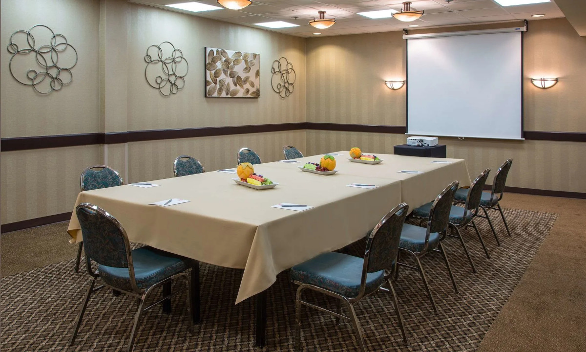Holiday Inn Portland - Columbia Riverfront by IHG