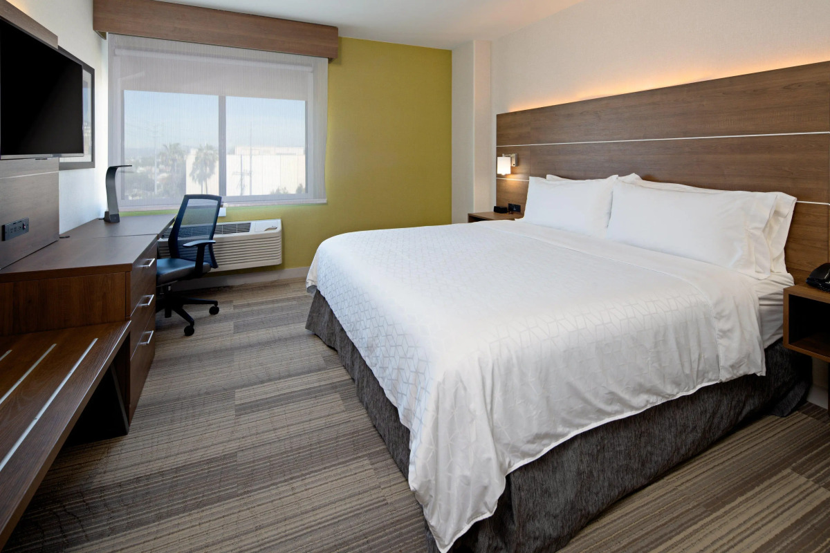 Holiday Inn Express Los Angeles Airport by IHG