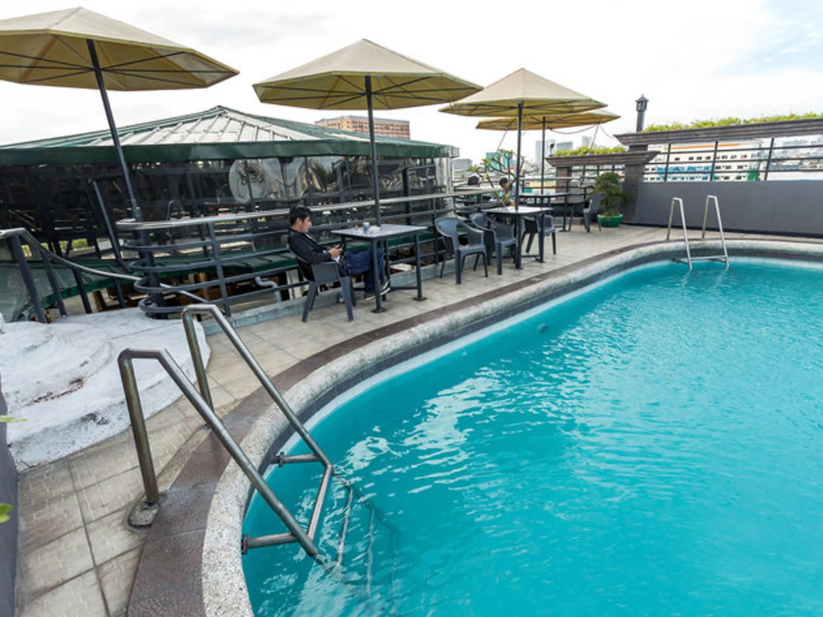 Urban Travellers Hotel