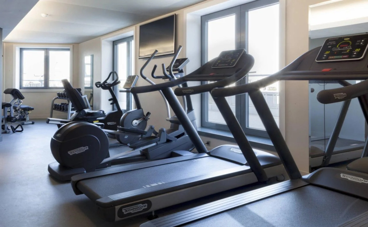 AC Porte Maillot Hotel