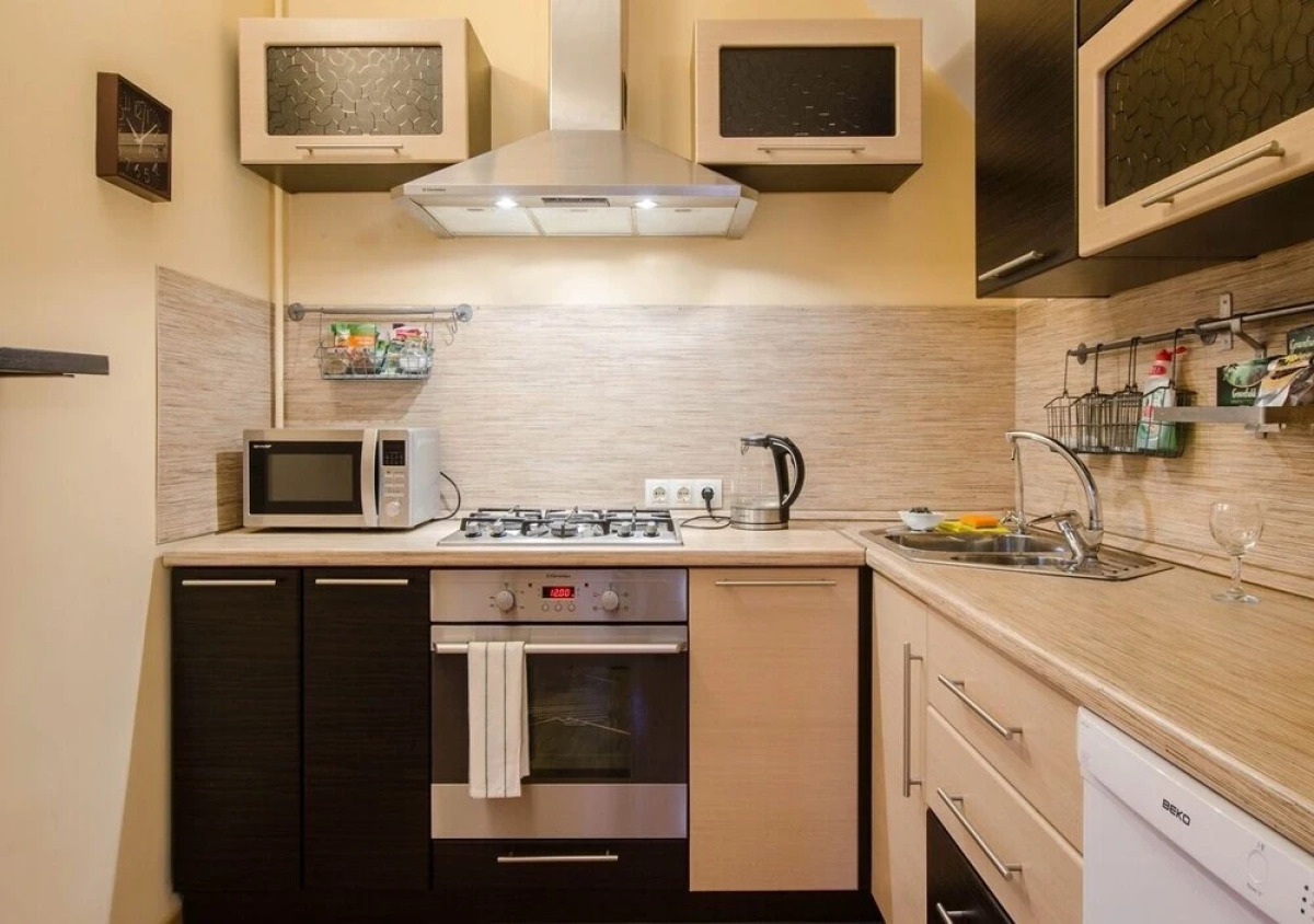 Emperoom Near Summer Garden Apartments