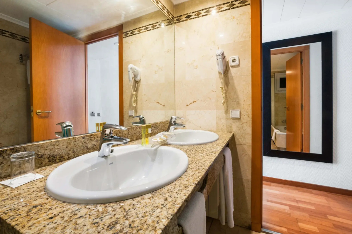 Eurostars Cristal Palace