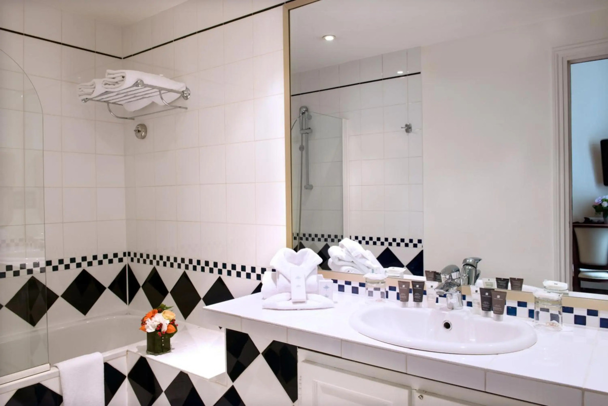 Отель West End Nice