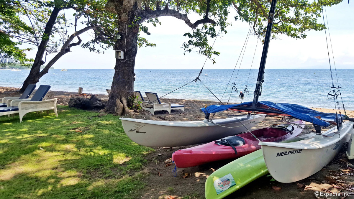 Mike's Dauin Beach Resort