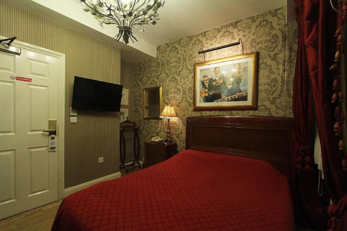 Opulence Boutique Hotel