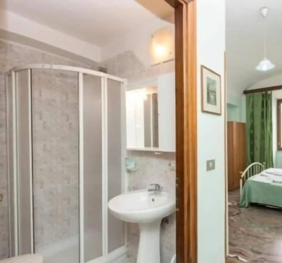 Vatican Rooms Guest House