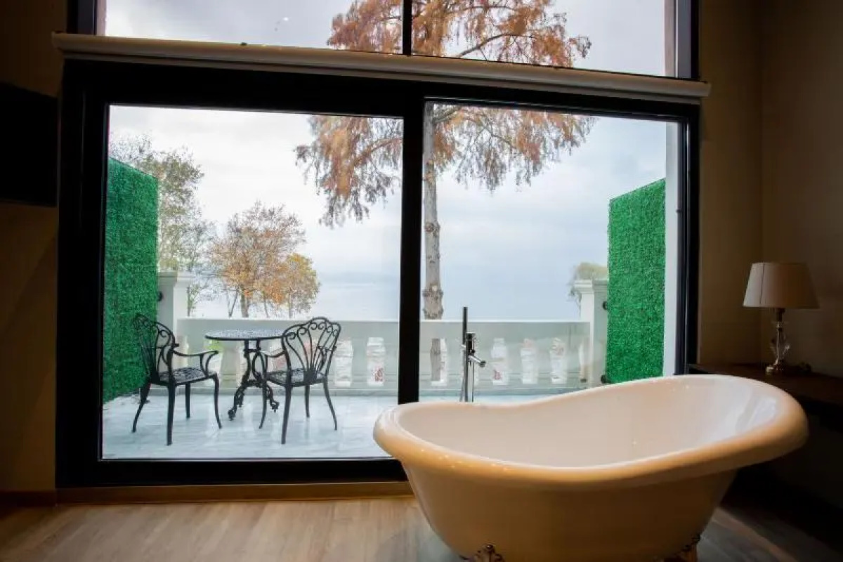 Del Lago Luxury Hotel By Saracoglu