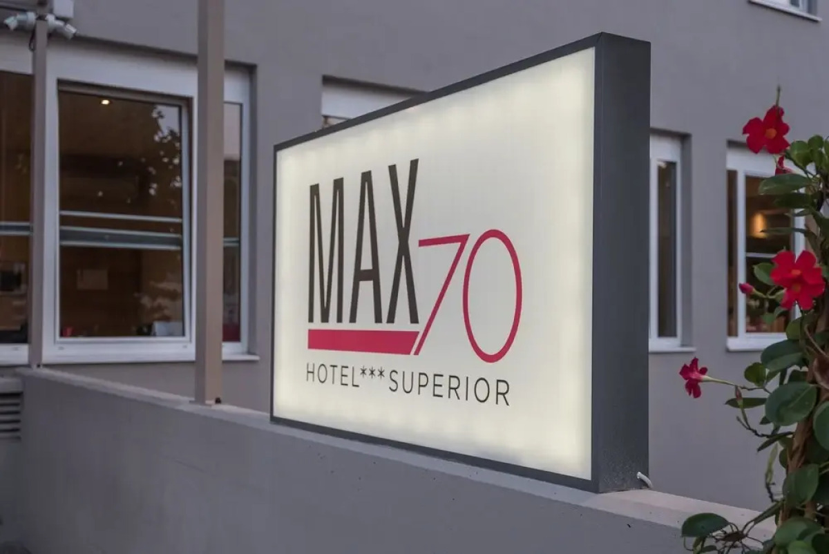 Hotel Max 70