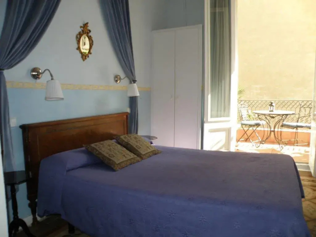 Casa Consell Gran Vía, Guest House